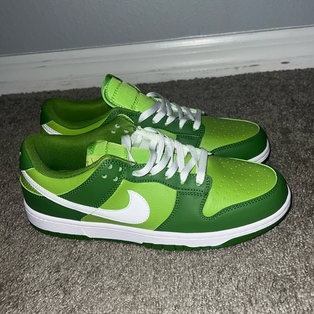 nike dunks chlorophyll